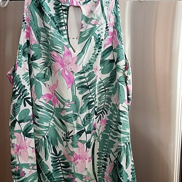 Top - Picture 2 of 4